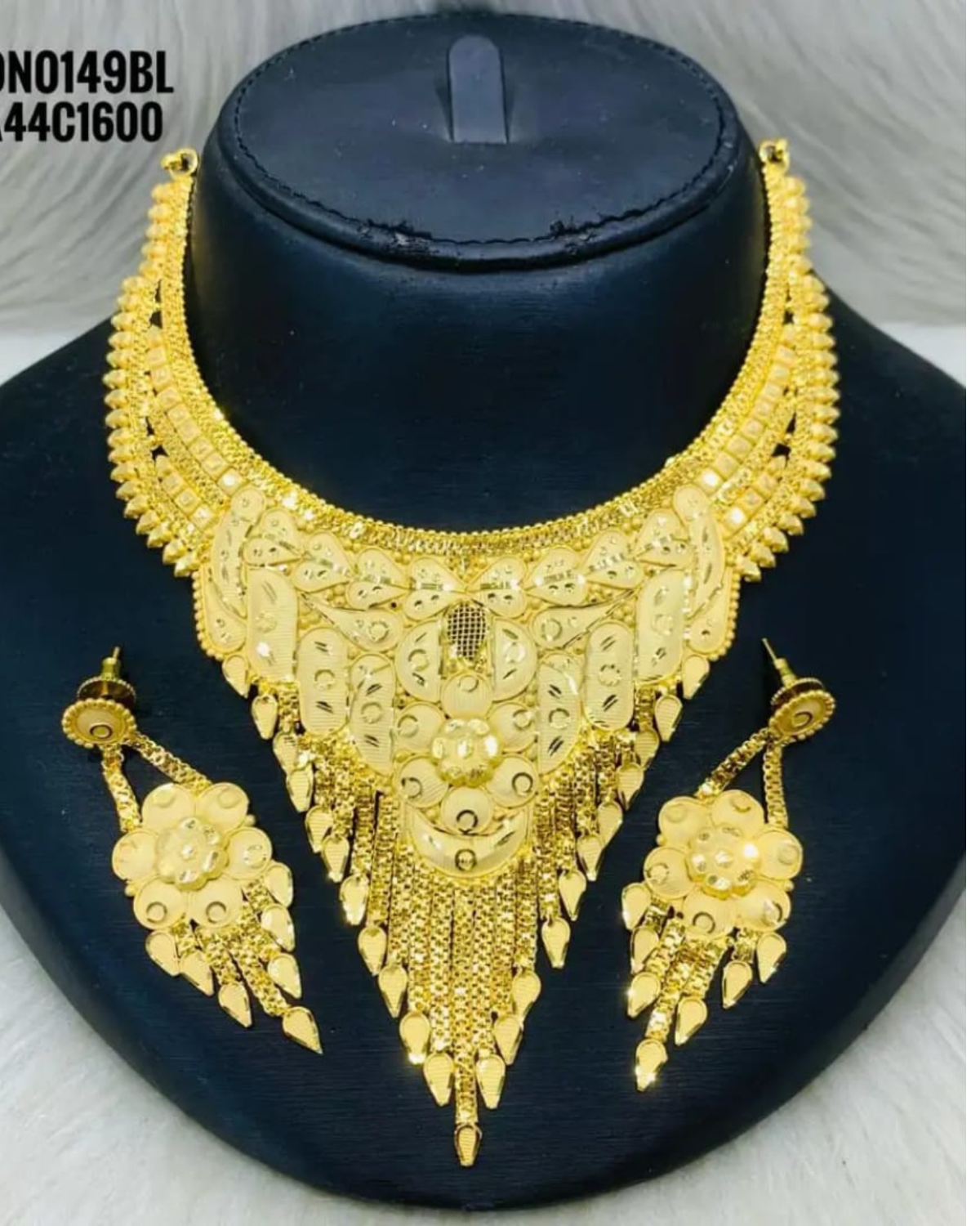 Dubai Gold Plate Dridal Set